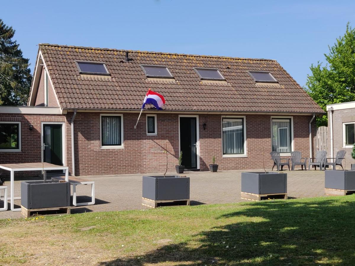 Vakantiehuis Achterhuis Ons Hoekje Houten Exterior foto